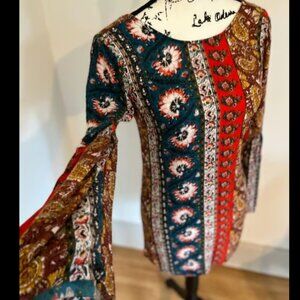 Billabong Women's BOHO top - Belle Sleeves Lace-up Back- Sexy - SMALL